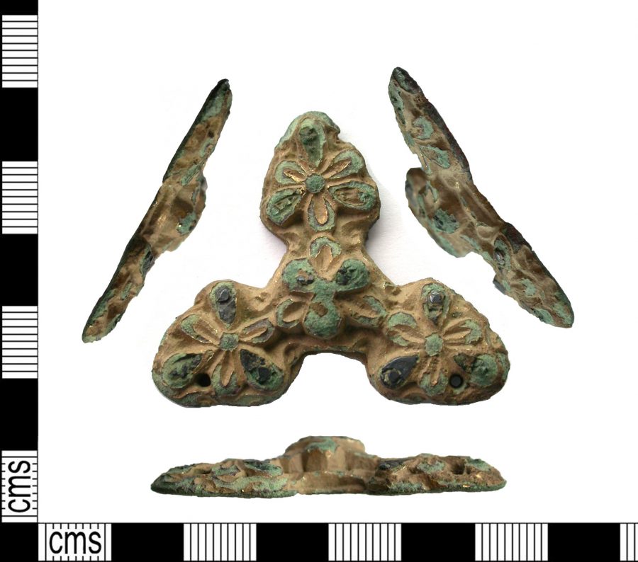 Multiple views of a Carolingian mount found in Leicestershire