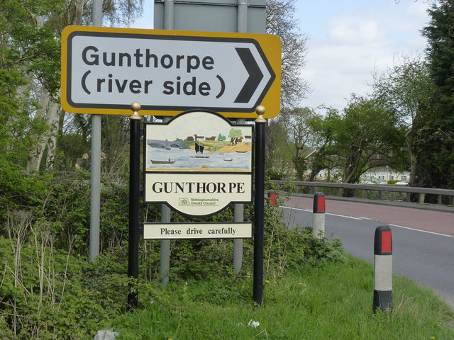 Village sign and signpost for Gunthorpe, Nottinghamshire © Alan Murray-Rust