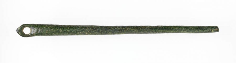 A cylindrical copper-alloy needle fragment with a broken shaft found at Torksey, Lincolnshire. © The Fitzwilliam Museum, Cambridge