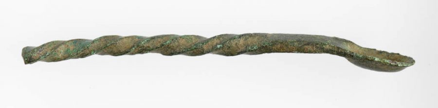 A fragment of a copper-alloy ear-spoon found in Torksey, Lincolnshire. © The Fitzwilliam Museum, Cambridge