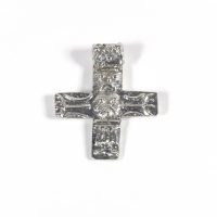 A reprodA reproduction crucifix pendant based on one found in Swinhope, Lincolnshire. (c) Centre for the Study of the Viking Ageuction crucifix pendant based on one found in Swinhope, Lincolnshire. (c) Mark Bentley