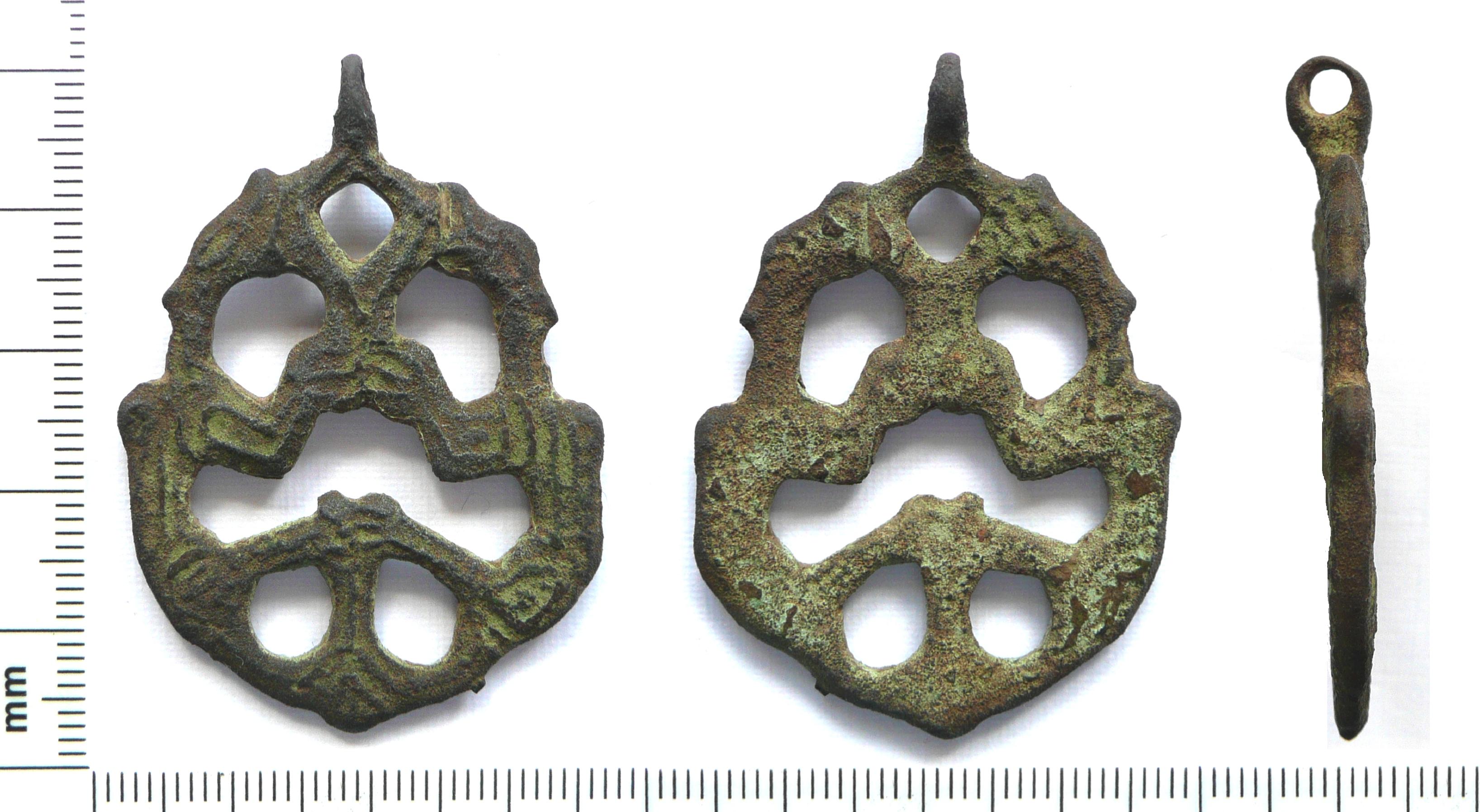 Harness Pendant (PUBLIC-1FCD40) · Vikings in the East Midlands