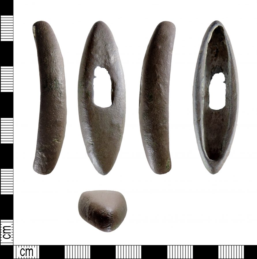 A copper-alloy sword hilt or top guard found near Church Broughton, Derbyshire. (c) Portable Antiquities Scheme, CC BY-SA 2.0
