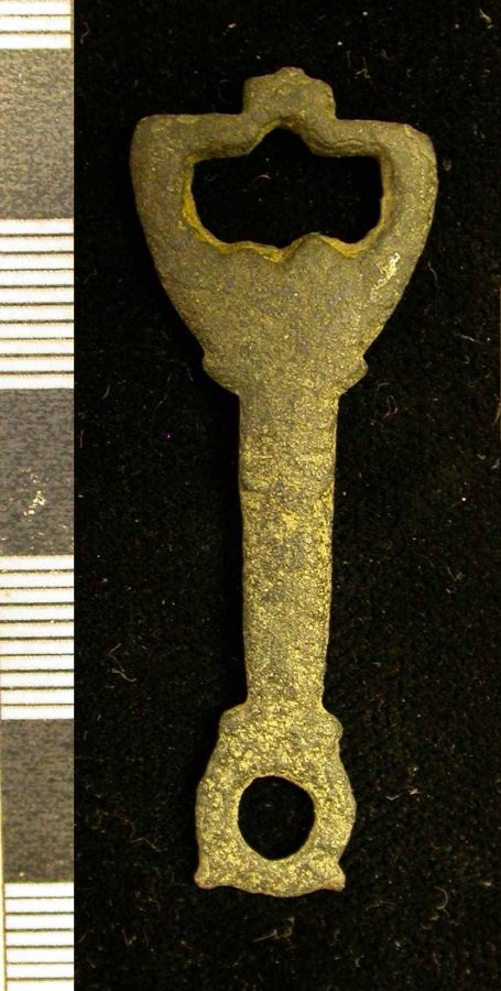 A copper-alloy slide key found near Melton, Leicestershire. (c) Portable Antiquities Scheme, CC BY-SA 4.0