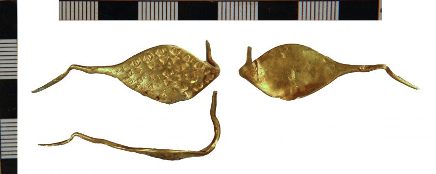 A stamped gold-finger ring found near Binbrook, Lincolnshire. (c) Portable Antiquities Scheme, CC BY-SA 4.0