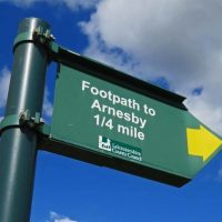 Foot path to Arnesby